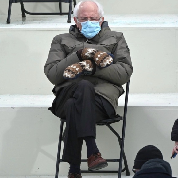 Bernie Sanders Mittens - Picture 2 of 5